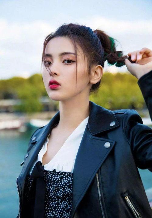 娱乐吃瓜酱杨超越,从娱乐吃瓜酱到现象级明星的蜕变之路